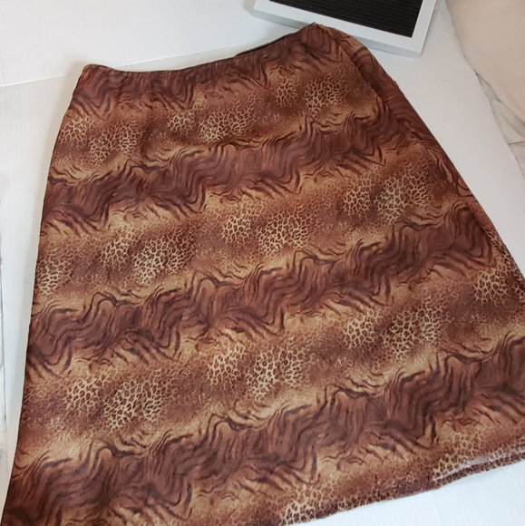 *SOLD* Vintage Animal print midi skirt - Picture 2 of 3